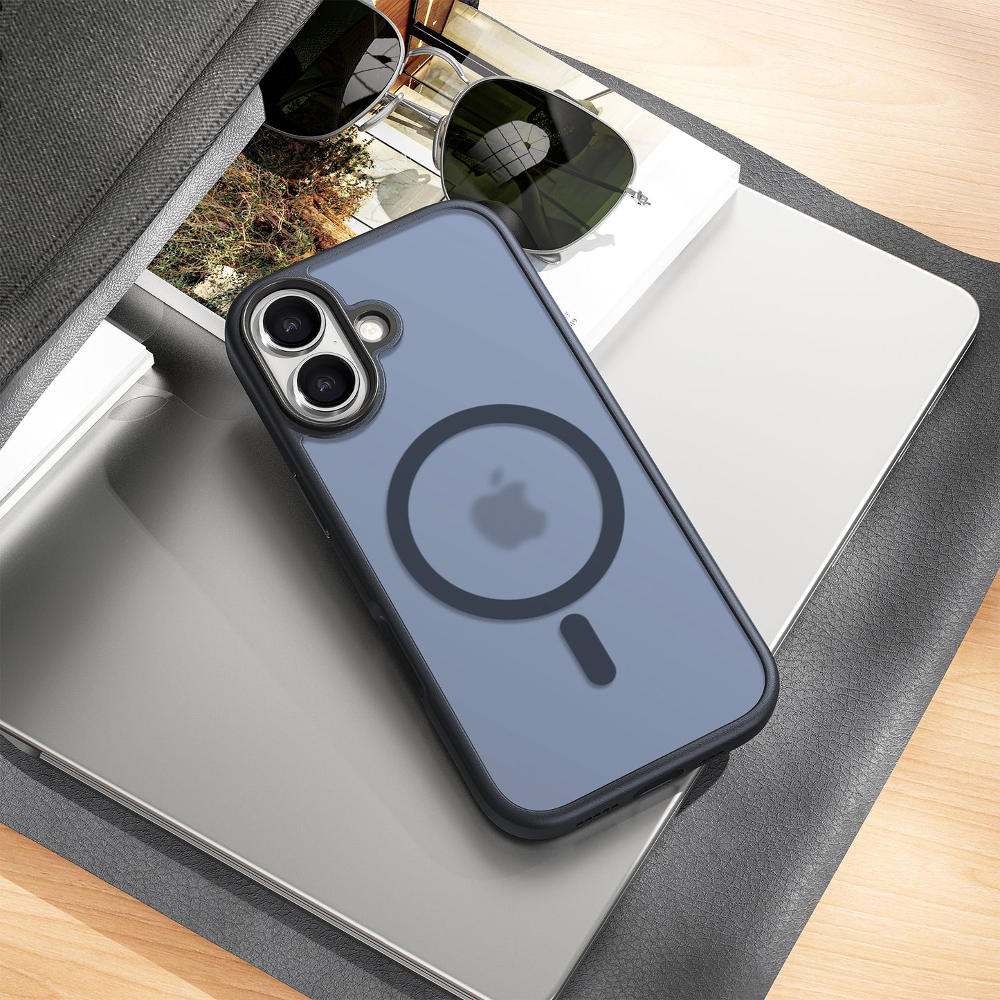 iPhone 17 hoesje Transparant Mat Donker Blauw MagSafe - iDenn