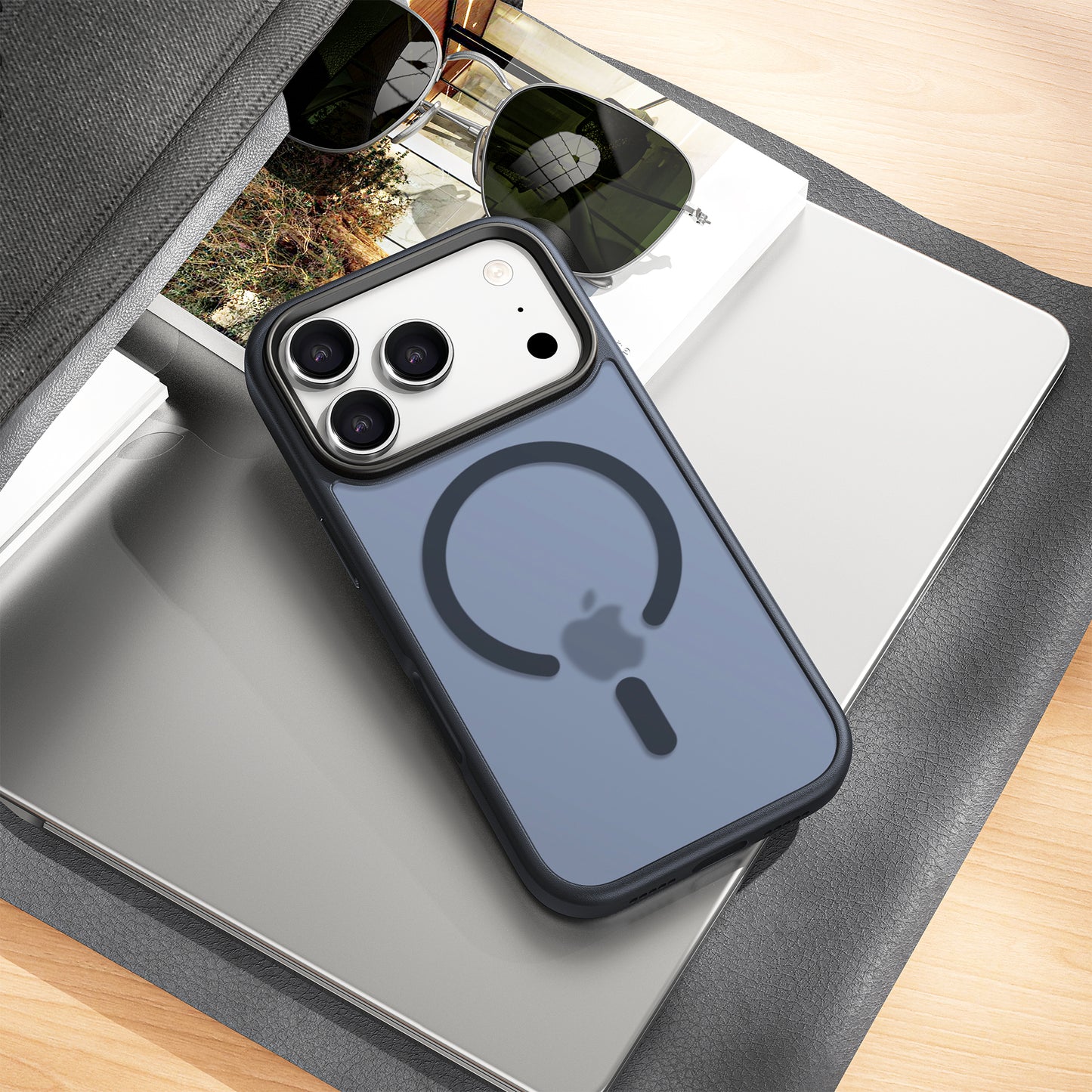 iPhone 17 Pro Max hoesje Transparant Mat Donker Blauw MagSafe - iDenn